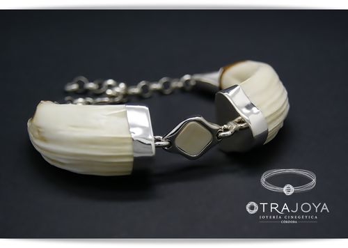 SILVER NATURAL WILD BOAR TUSKS BRACELET WITH IVORY